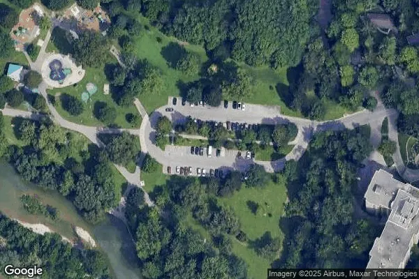 Tennis in Gibbons Park