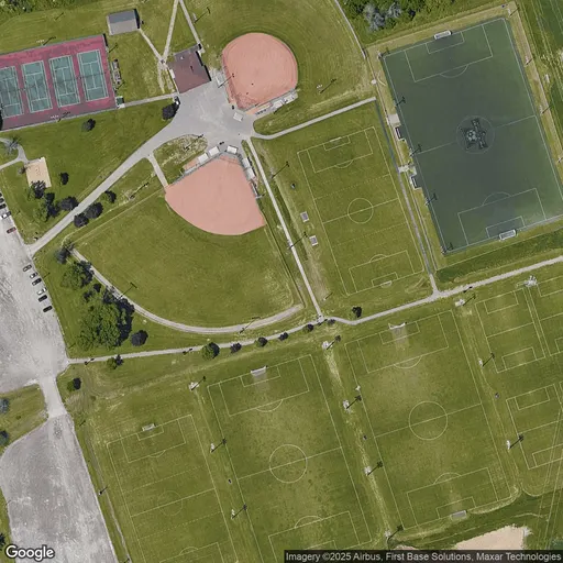Tennis in Kinsmen Park