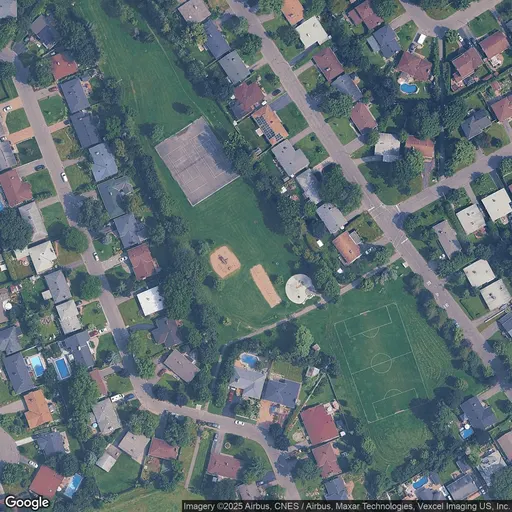 Tennis in Kilreen Park