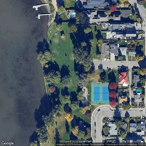 Tennis in Kinsmen Park