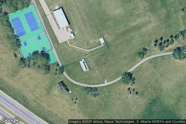 Tennis in John Laurie Park