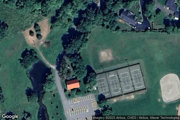 Tennis in Kerr Park