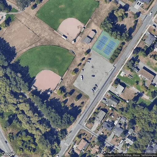 Tennis in Hyacinth Park