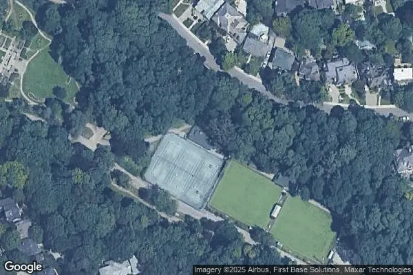 Tennis in Lawrence Park Tennis Club