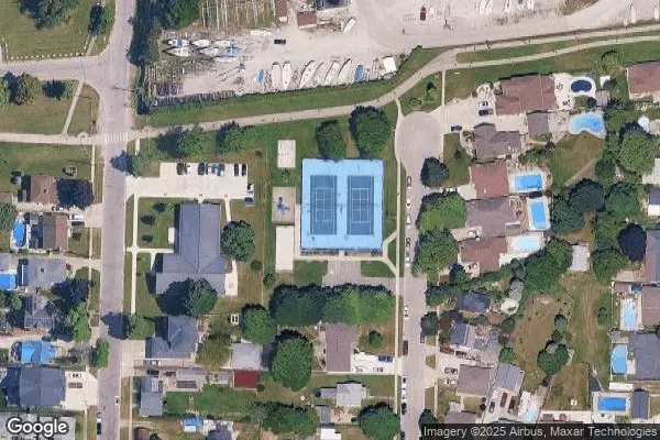 Tennis in Monk St. Tennis Courts
