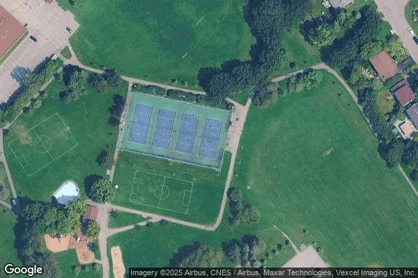 Tennis in Owl Park
