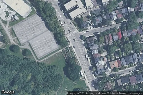 Tennis in Riverdale Park East