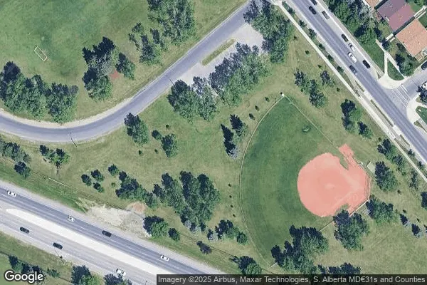 Tennis in Shouldice Park