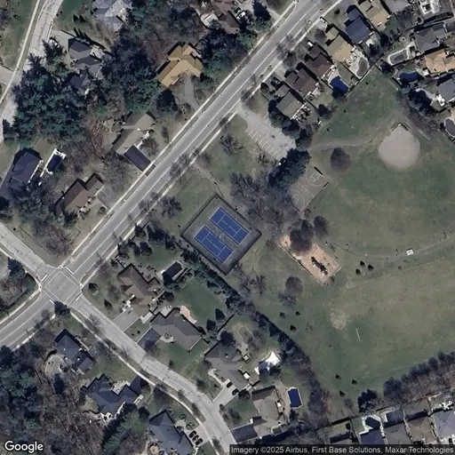 Tennis in Summit Park Public Tennis Courts