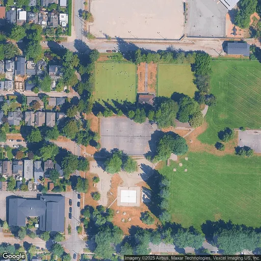 Tennis in Trimble Park Tennis Courts
