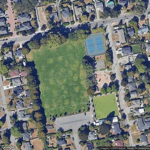 Tennis in Reynolds Park
