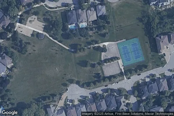 Tennis in Hefhill Park