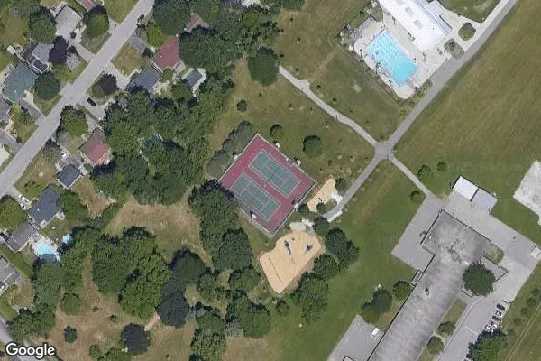 Tennis in West Acres Tennis Club