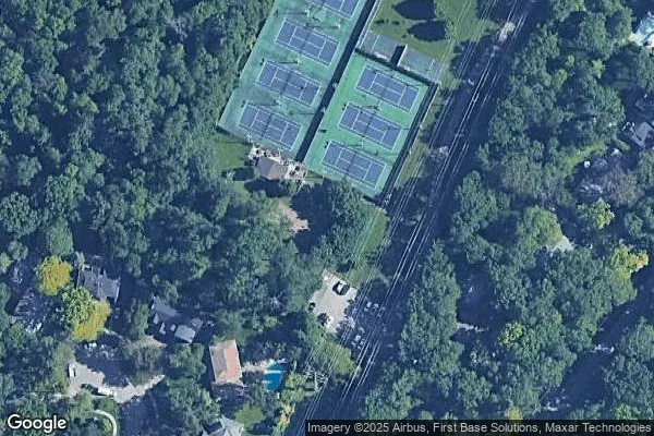 Tennis in Whiteoaks Park Tennis Club