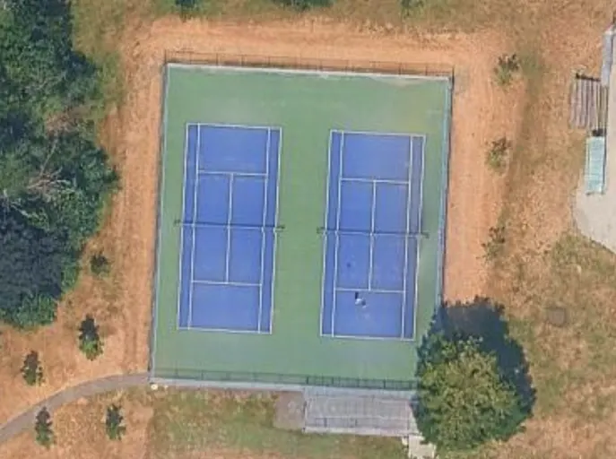 Tennis in Sunnyside Park