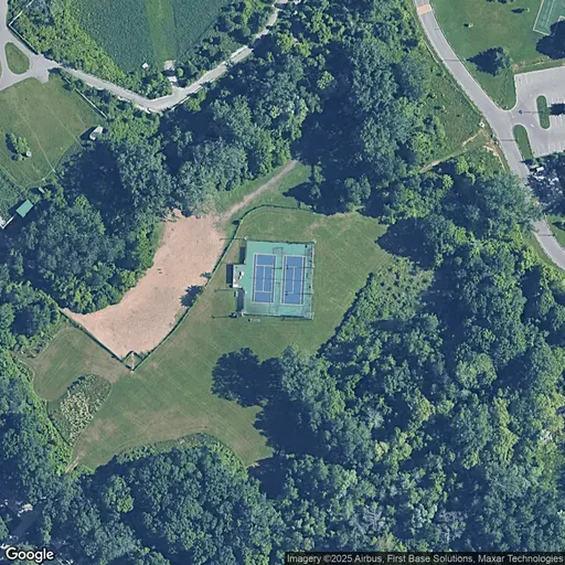 Tennis in Shoreline Tennis Club