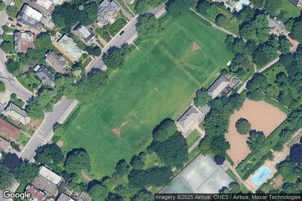 Tennis in Murray Hill Park