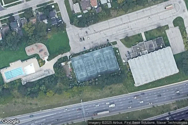 Tennis in Pine Point Tennis Club