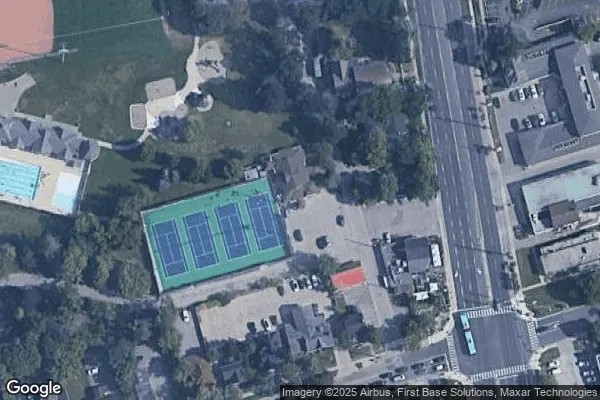 Tennis in Thornhill Park Tennis Club