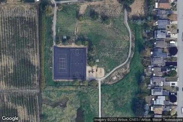 Tennis in Mitchell Road Park