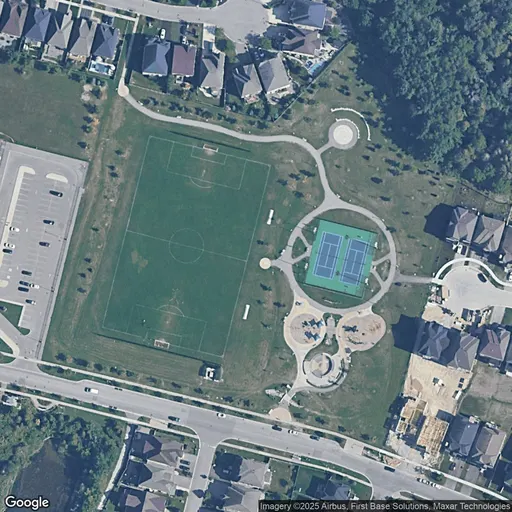 Tennis in Twelve Oaks Park