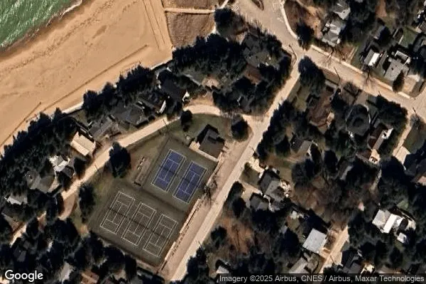 Tennis in Southampton Tennis Club-Beach