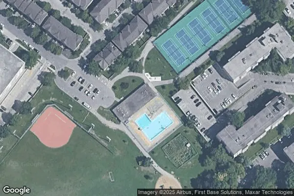 Tennis in Thorncliffe Park Tennis Club
