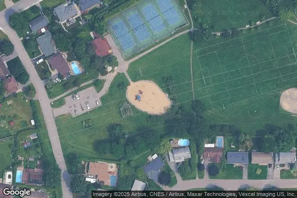 Tennis in Lynwood Park