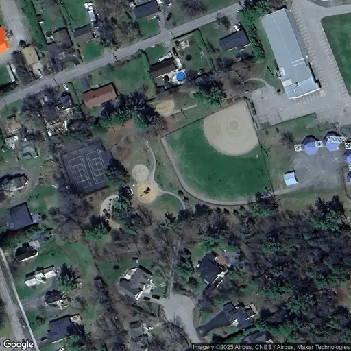 Tennis in Navan Centennial Park